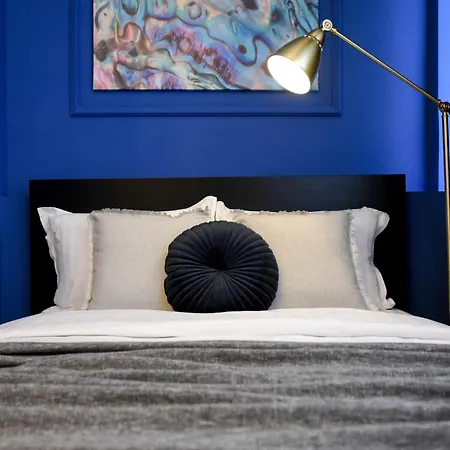Elegant Studios On Magheru Boulevard - The Art Of Living Simply Bucharest Room photo