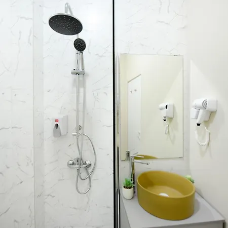 Elegant Studios On Magheru Boulevard - The Art Of Living Simply Bucharest Exterior photo