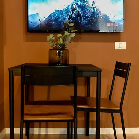 Elegant Studios On Magheru Boulevard - The Art Of Living Simply Bucharest Room photo