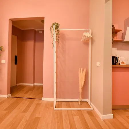 Elegant Studios On Magheru Boulevard - The Art Of Living Simply Bucharest Room photo