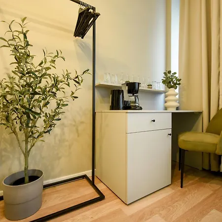 Elegant Studios On Magheru Boulevard - The Art Of Living Simply Bucharest Room photo