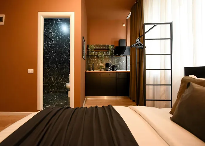 Elegant Studios On Magheru Boulevard - The Art Of Living Simply