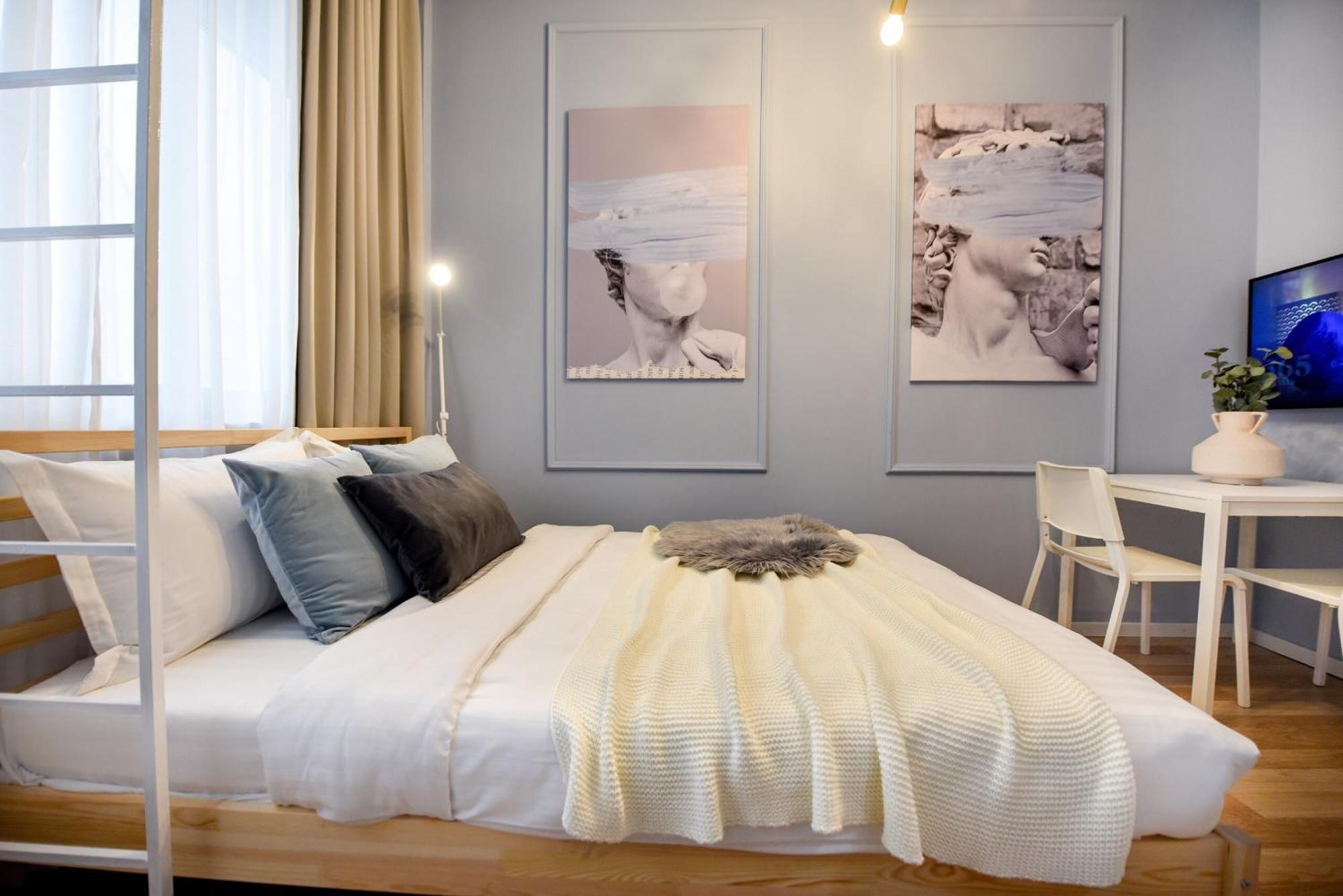 Elegant On Magheru Boulevard - The Art Of Living Simply *