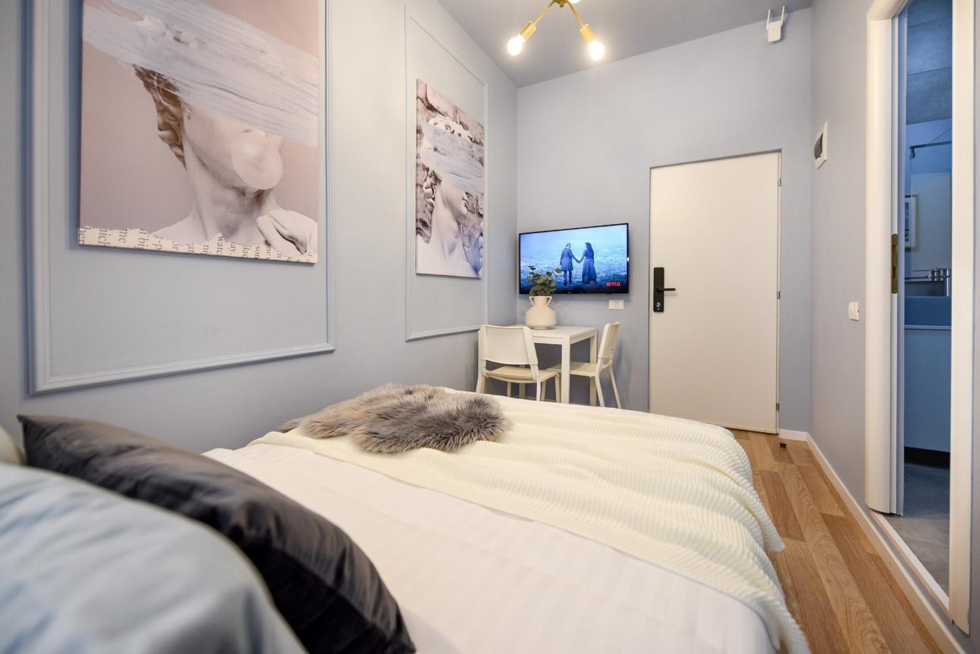 Elegant On Magheru Boulevard - The Art Of Living Simply Apartament *