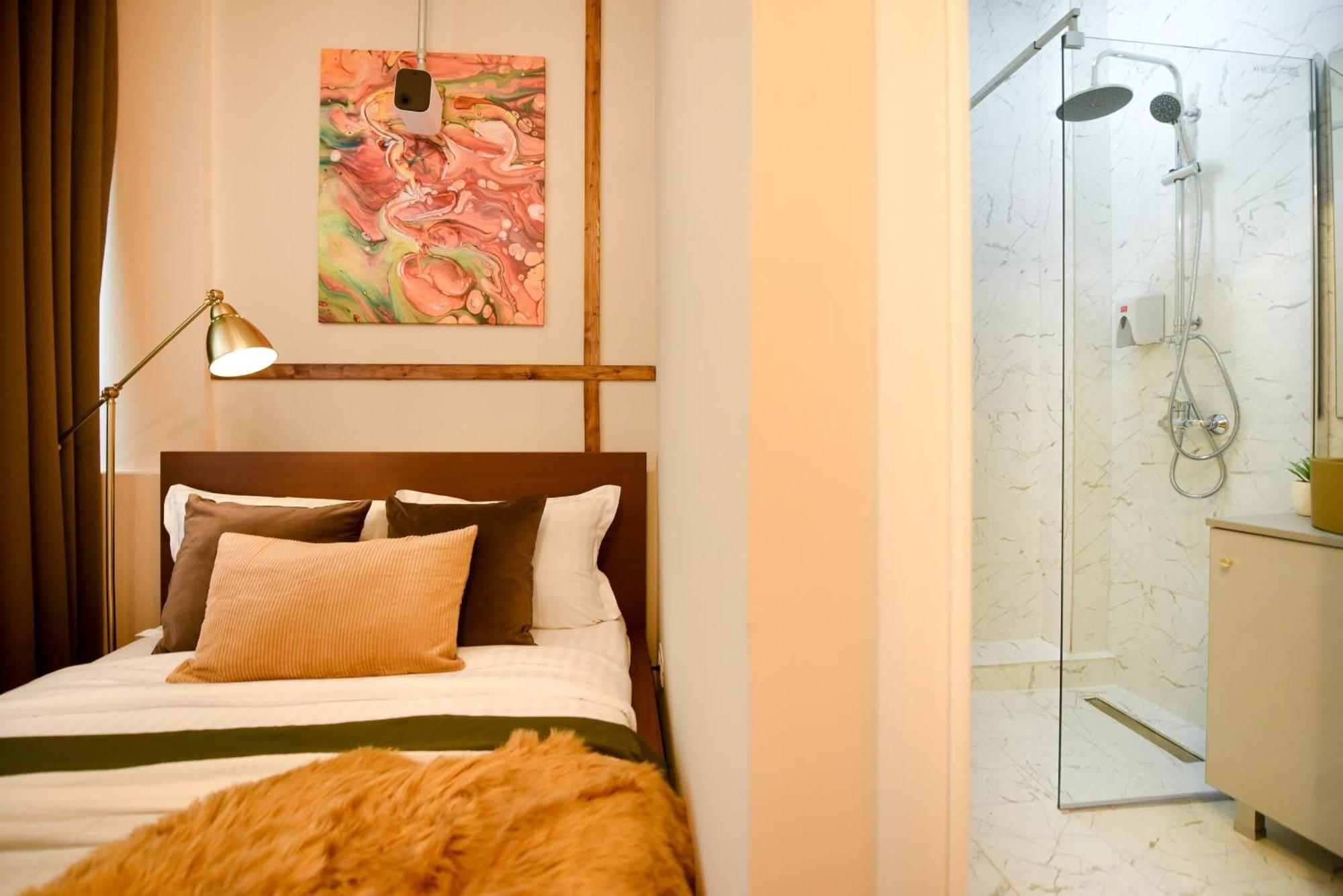 Apartament Elegant On Magheru Boulevard - The Art Of Living Simply *