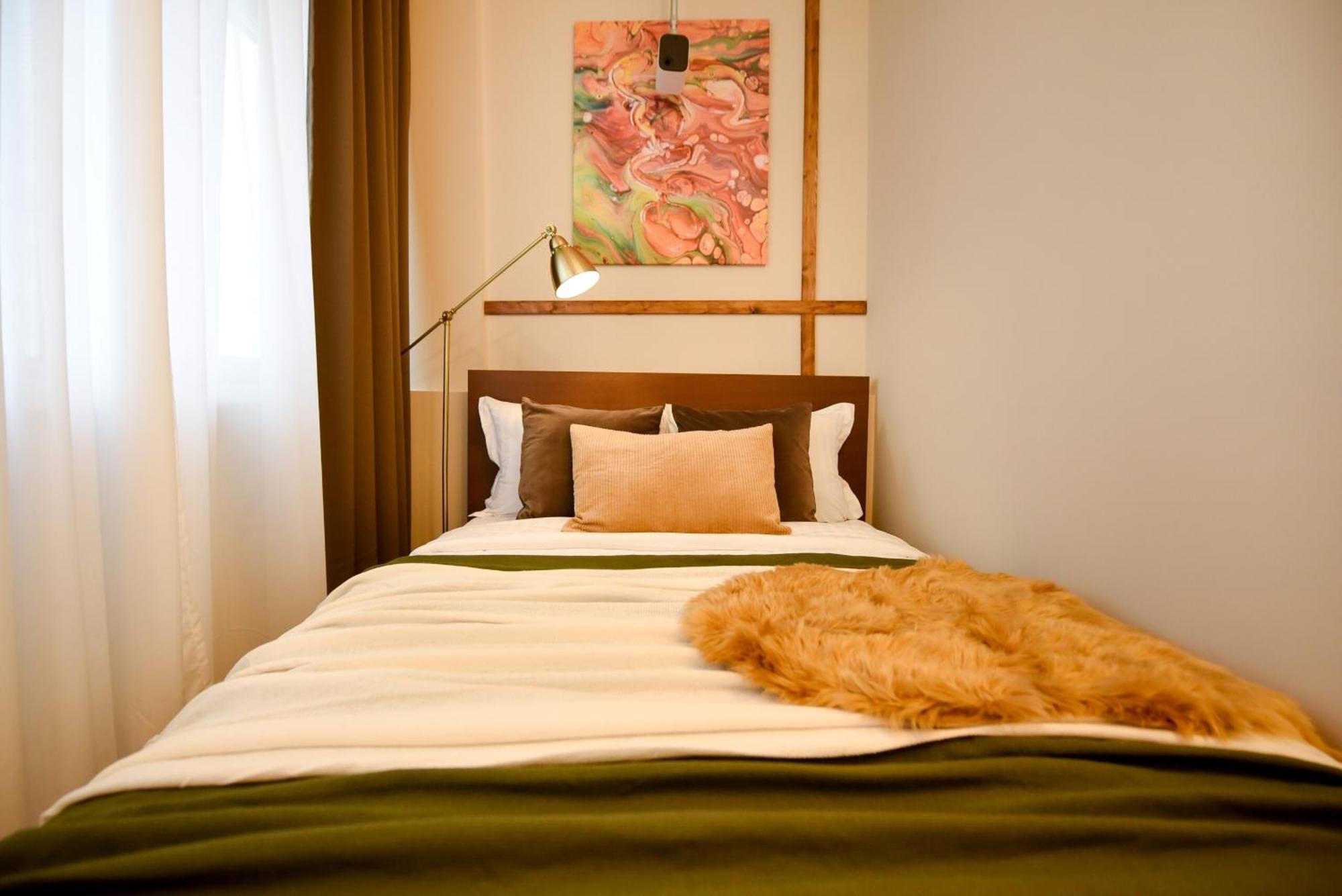 Elegant On Magheru Boulevard - The Art Of Living Simply
