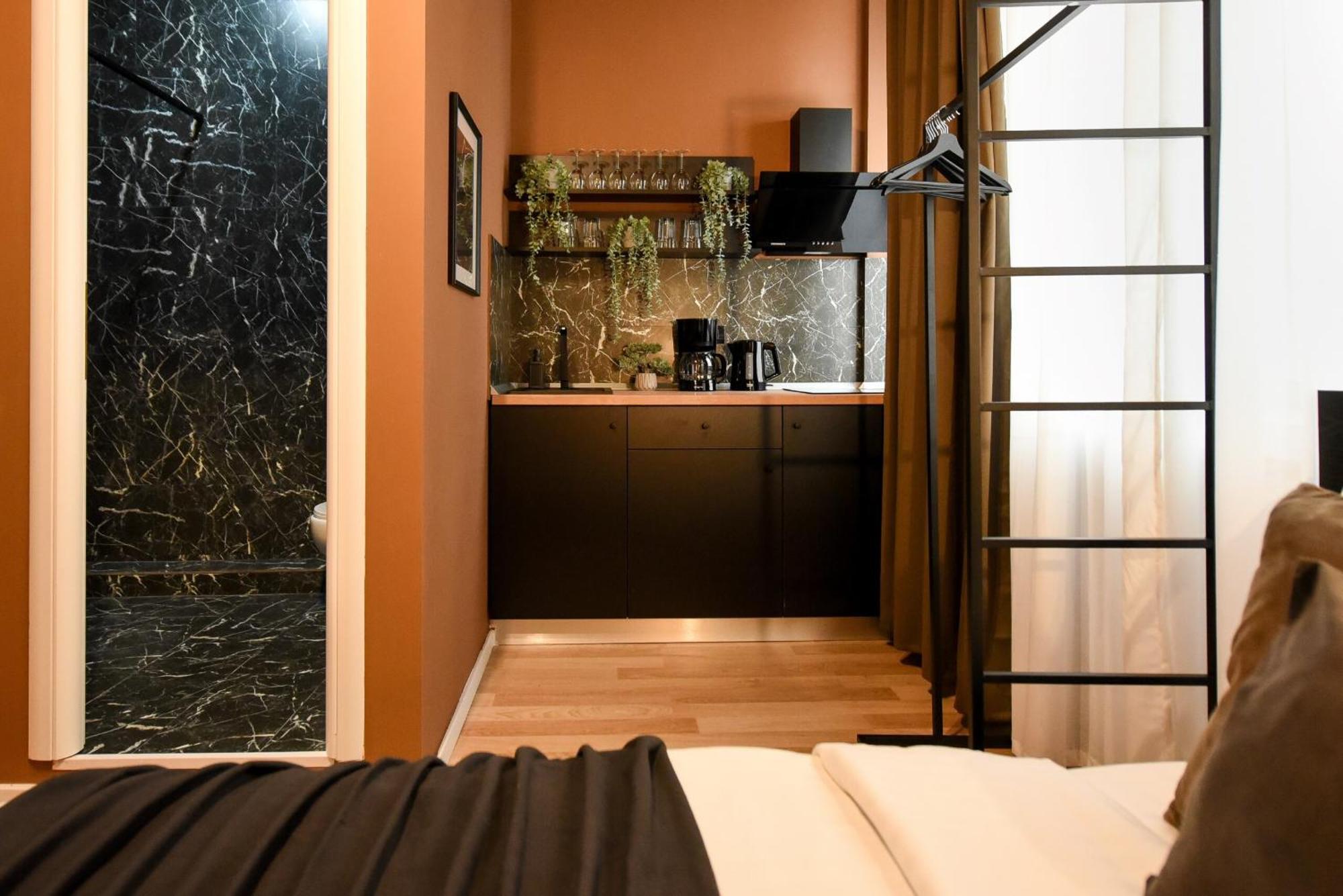 Elegant On Magheru Boulevard - The Art Of Living Simply *