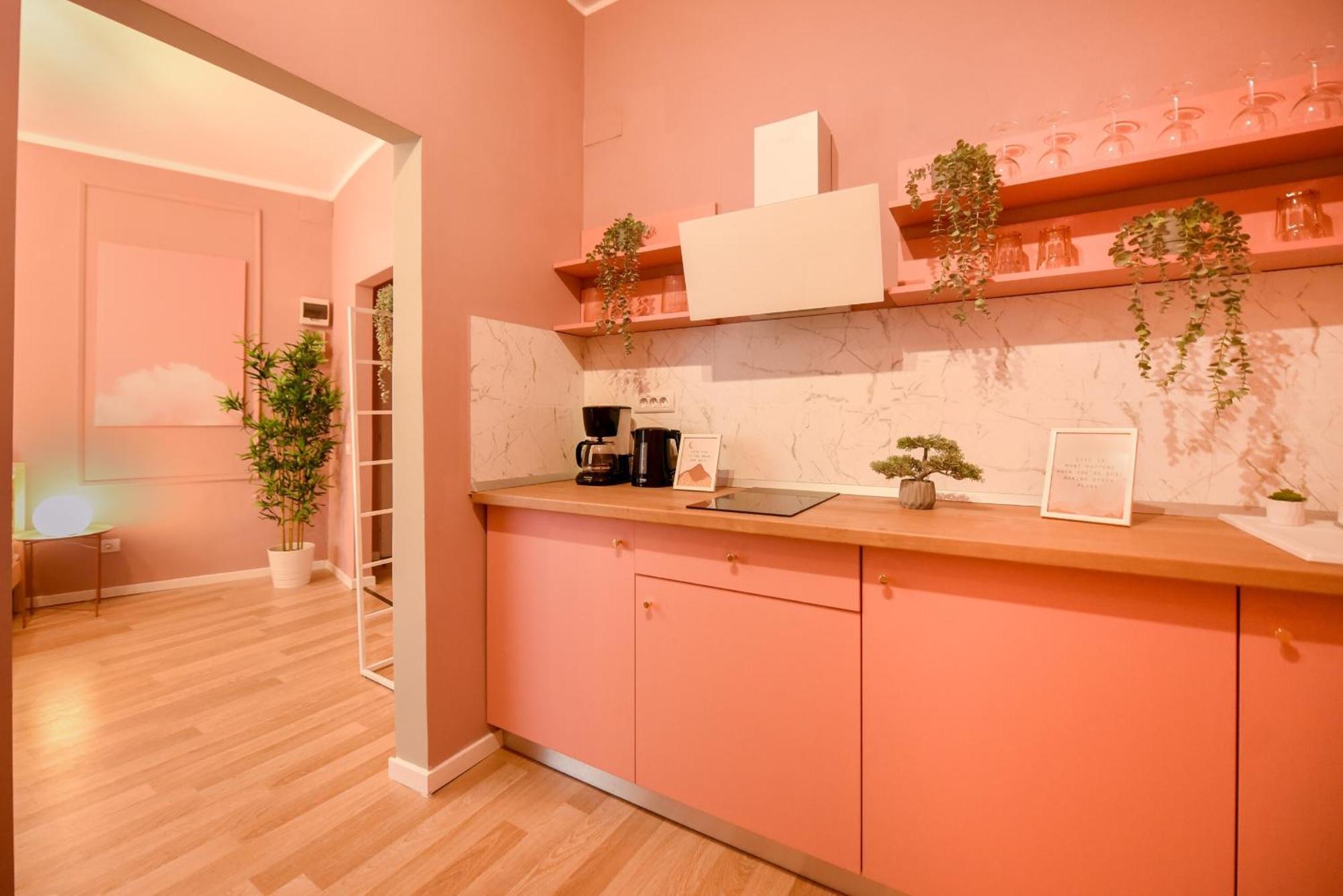 Elegant On Magheru Boulevard - The Art Of Living Simply Apartament