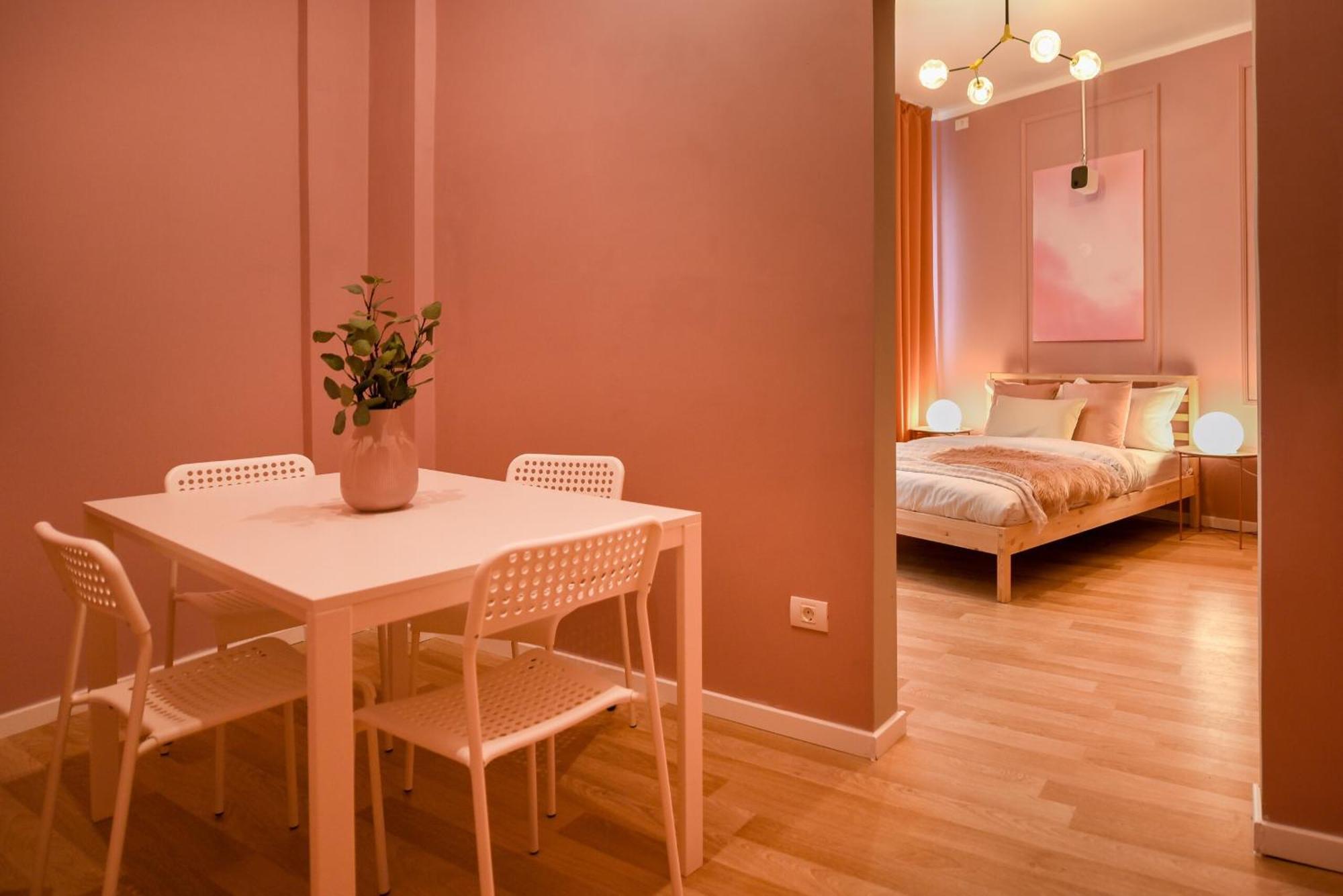 Apartament Elegant On Magheru Boulevard - The Art Of Living Simply *
