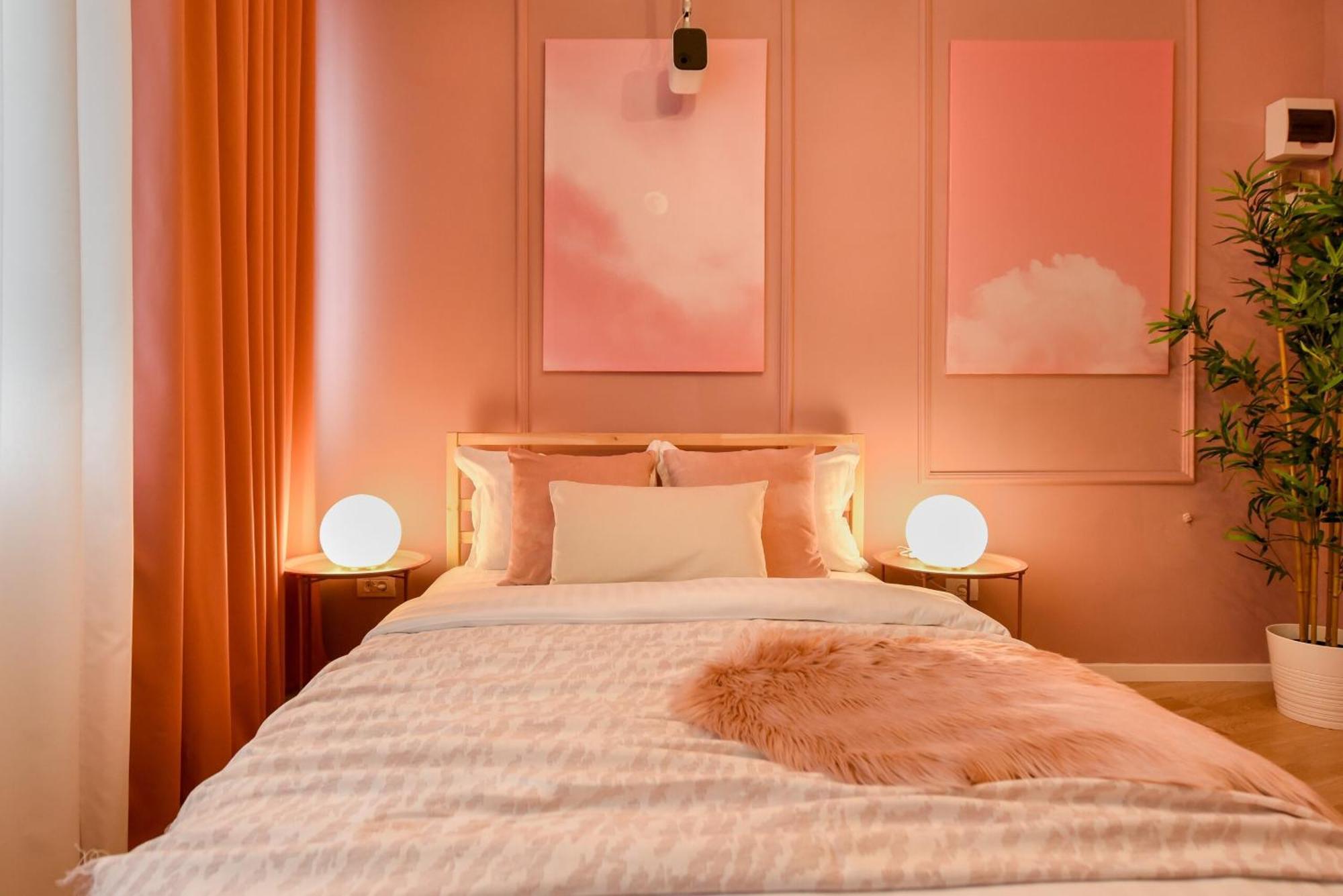 Elegant On Magheru Boulevard - The Art Of Living Simply Appartement Bucarest
