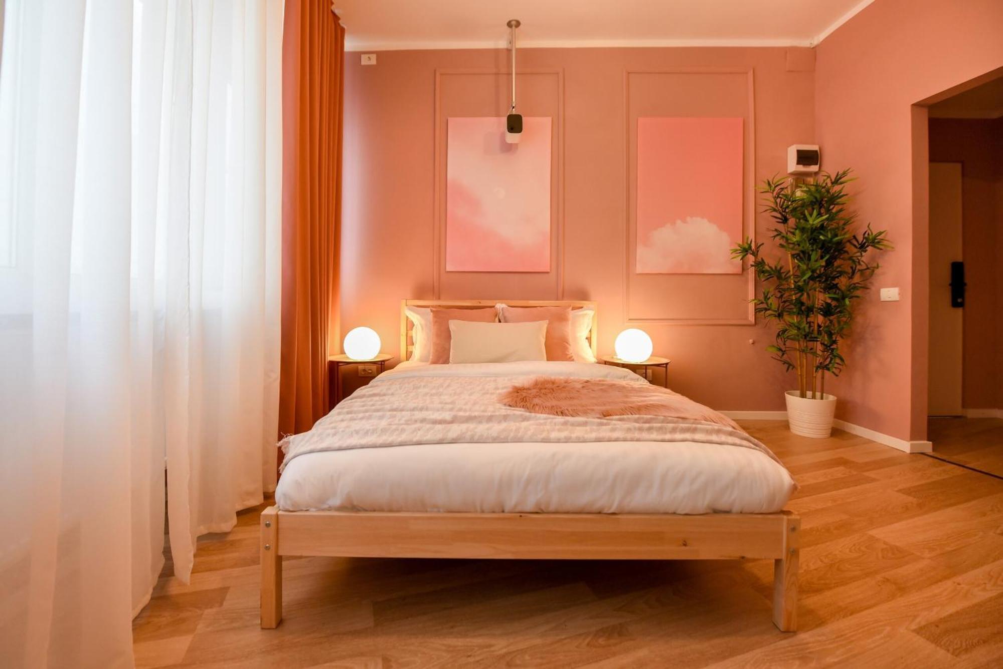 Elegant On Magheru Boulevard - The Art Of Living Simply * Bucarest