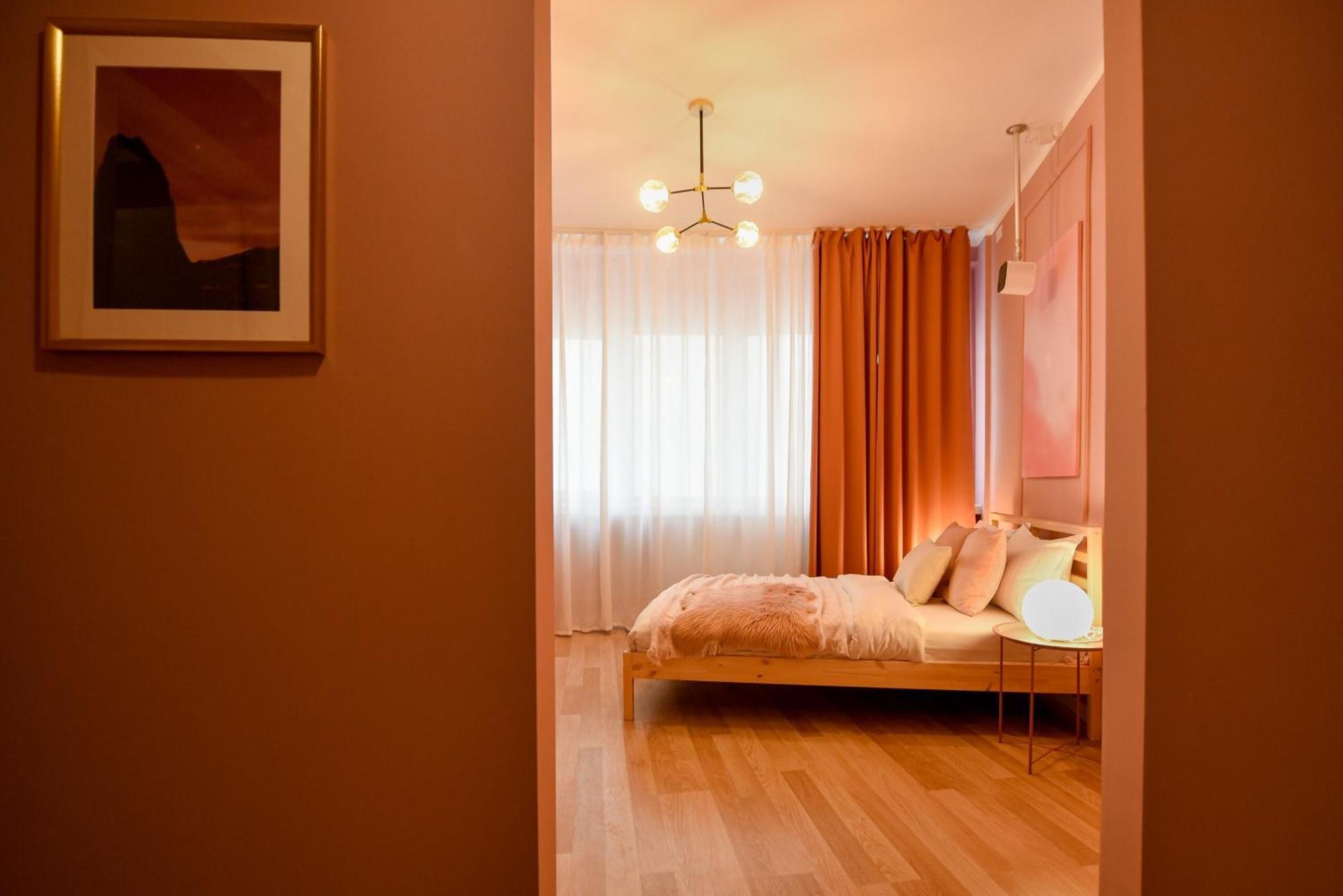 Elegant On Magheru Boulevard - The Art Of Living Simply Bucarest